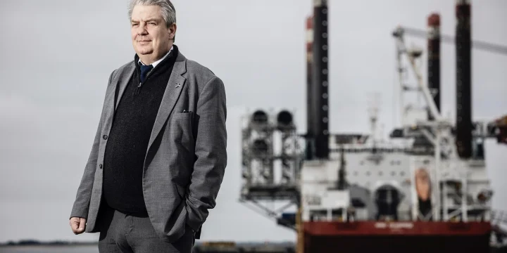 Web PE Dennis Jul P 2025 041